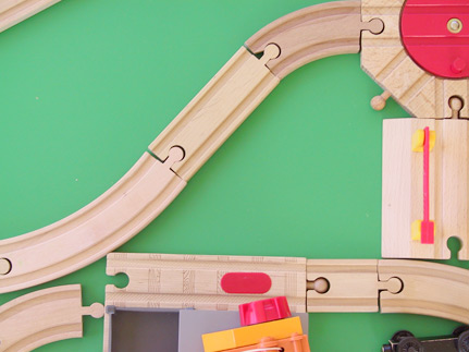 TOY TRACKS